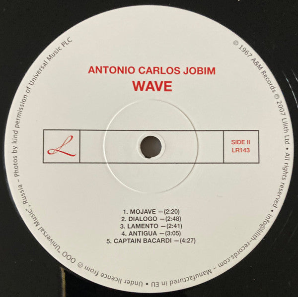 Etiqueta central del lado B del vinilo Antonio Carlos Jobim – Wave, incluye Mojave, Antigua y detalles de duración por pista.