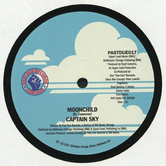 Etiqueta central de vinilo Captain Sky – Moonchild en el lado A con pista “Moonchild”, créditos completos, logo Past Due y catálogo PASTDUE017.