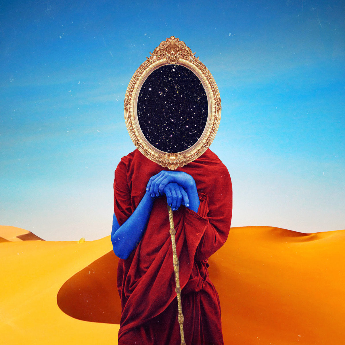 Portada del vinilo Dan Solo – Treze (12", EP) en We Don't Play Gtrs: figura con túnica roja y manos azules en el desierto, cabeza sustituida por marco dorado con cielo estrellado.