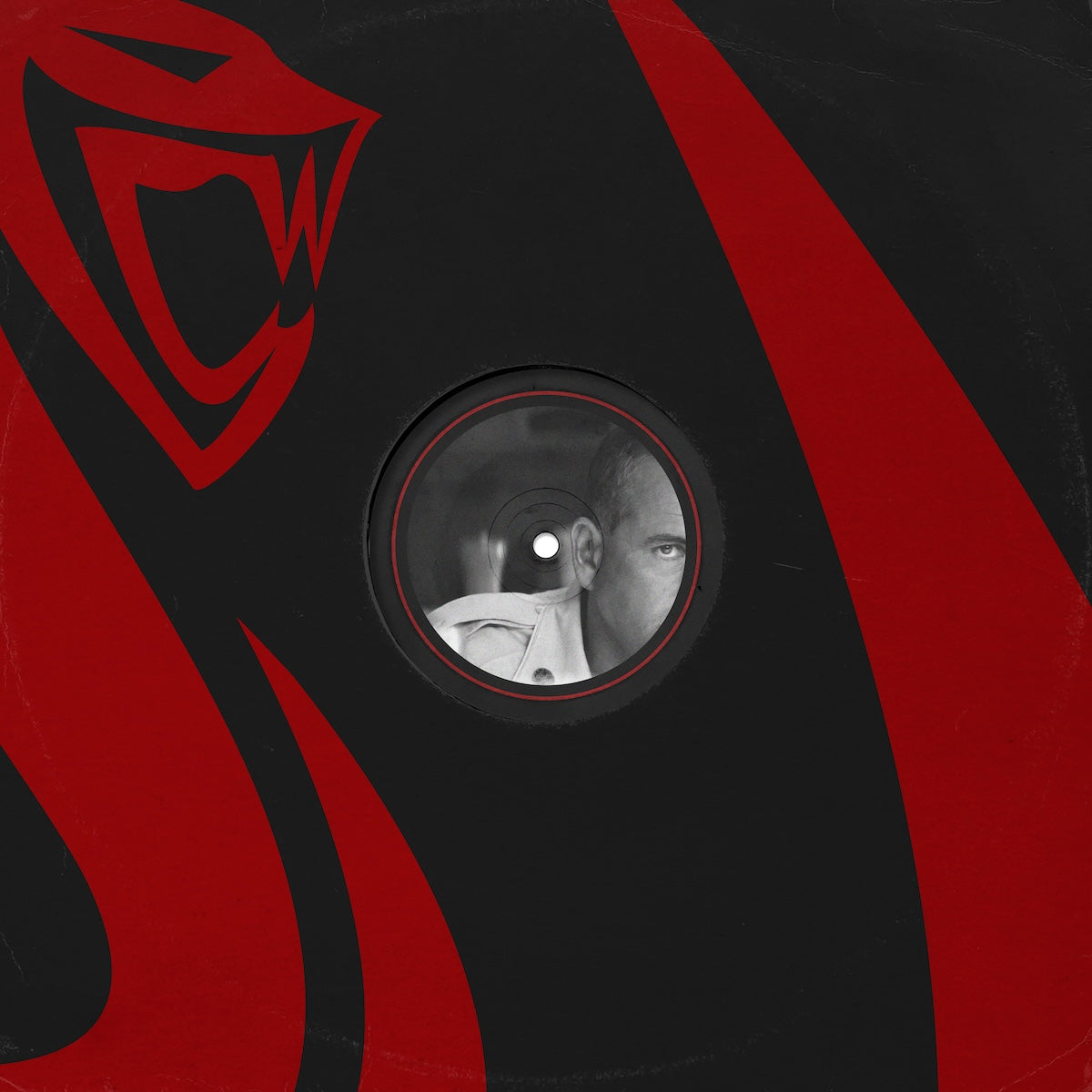 Contraportada del vinilo Instruments Of Rapture – Prolonged Resistance en 12", diseño negro y rojo con retrato parcial en la etiqueta.