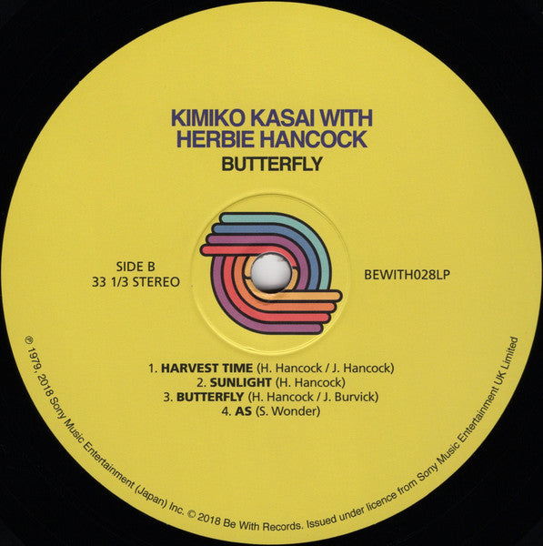 Etiqueta del lado B del vinilo Kimiko Kasai With Herbie Hancock – Butterfly con cuatro pistas y créditos a Hancock y Stevie Wonder.