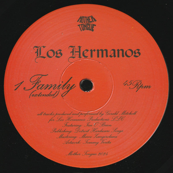 Etiqueta del lado A del vinilo "Family" de Los Hermanos, editado por Mother Tongue Records en 12" limitado. Presenta el track "Family (Extended)" con créditos de producción.
