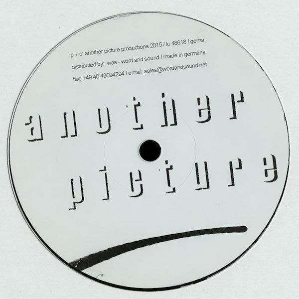 Contraportada del vinilo Losoul – The Pulses EP, publicado en Another Picture. Diseño limpio con el nombre del sello y detalles de distribución en la etiqueta.