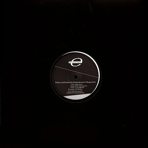 Contraportada del vinilo Metro Area – Metro Area 4 mostrando la funda negra con la etiqueta del lado B a la vista. Edición 12" remasterizada bajo el sello Environ.