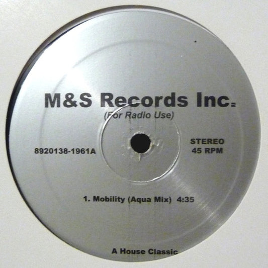 Portada delantera del vinilo 12" de Moby / The Shamen – Mobility / Make It Mine, editado por el sello M&S Records. Texto impreso: Mobility (Aqua Mix) 4:35, lado A.