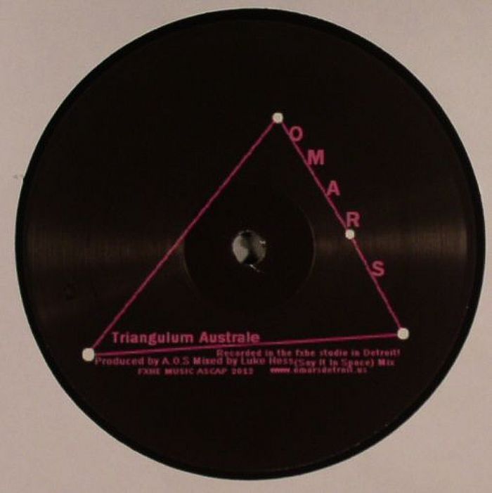 Portada delantera del vinilo "Triangulum Australe" de Omar S, lanzado bajo el sello FXHE Records en formato 12". El diseño presenta un triángulo con las letras de "OMARS" y el título del álbum al pie.
