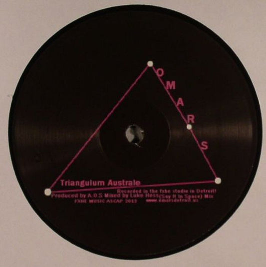 Portada delantera del vinilo "Triangulum Australe" de Omar S, lanzado bajo el sello FXHE Records en formato 12". El diseño presenta un triángulo con las letras de "OMARS" y el título del álbum al pie.