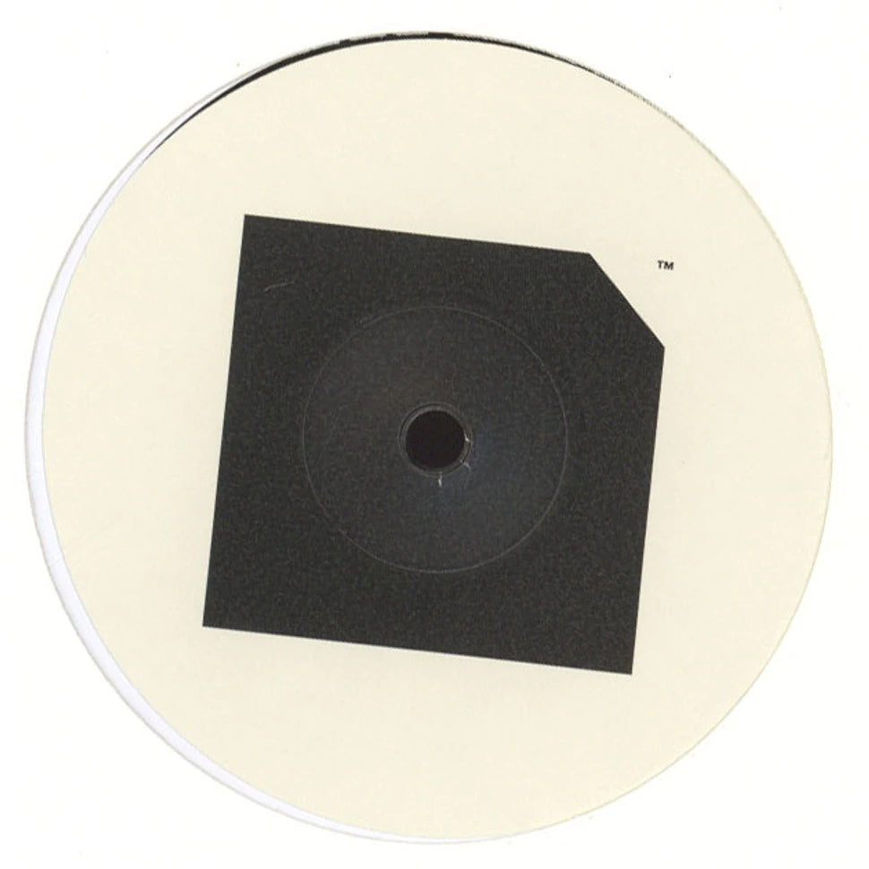 Diseño minimalista en la etiqueta del lado B del vinilo Paul & Fritz Kalkbrenner – Sky And Sand con arte gráfico en negro.