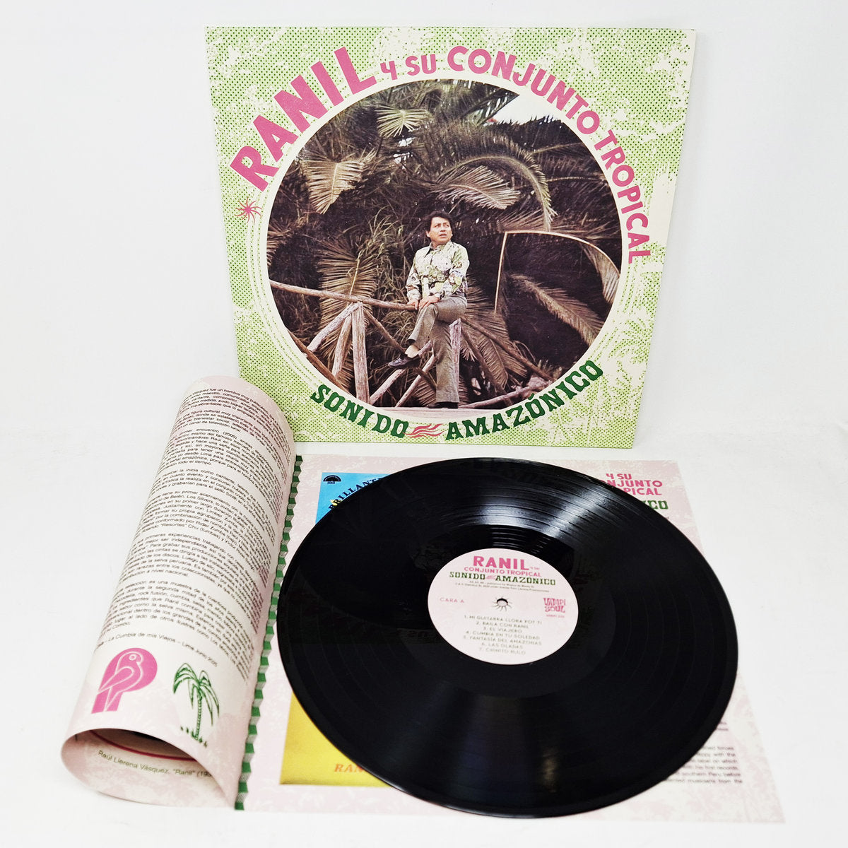 Lado A del vinilo Ranil Y Su Conjunto Tropical – Sonido Amazonico, junto a la portada y notas interiores.