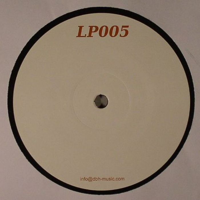 Portada trasera del vinilo Sakro – Beautiful Music, publicado bajo el sello Lake Placid en 12". Diseño simple con fondo blanco y texto en rojo. Se muestra “LP005” y la dirección de contacto “info@dbh-music.com”.