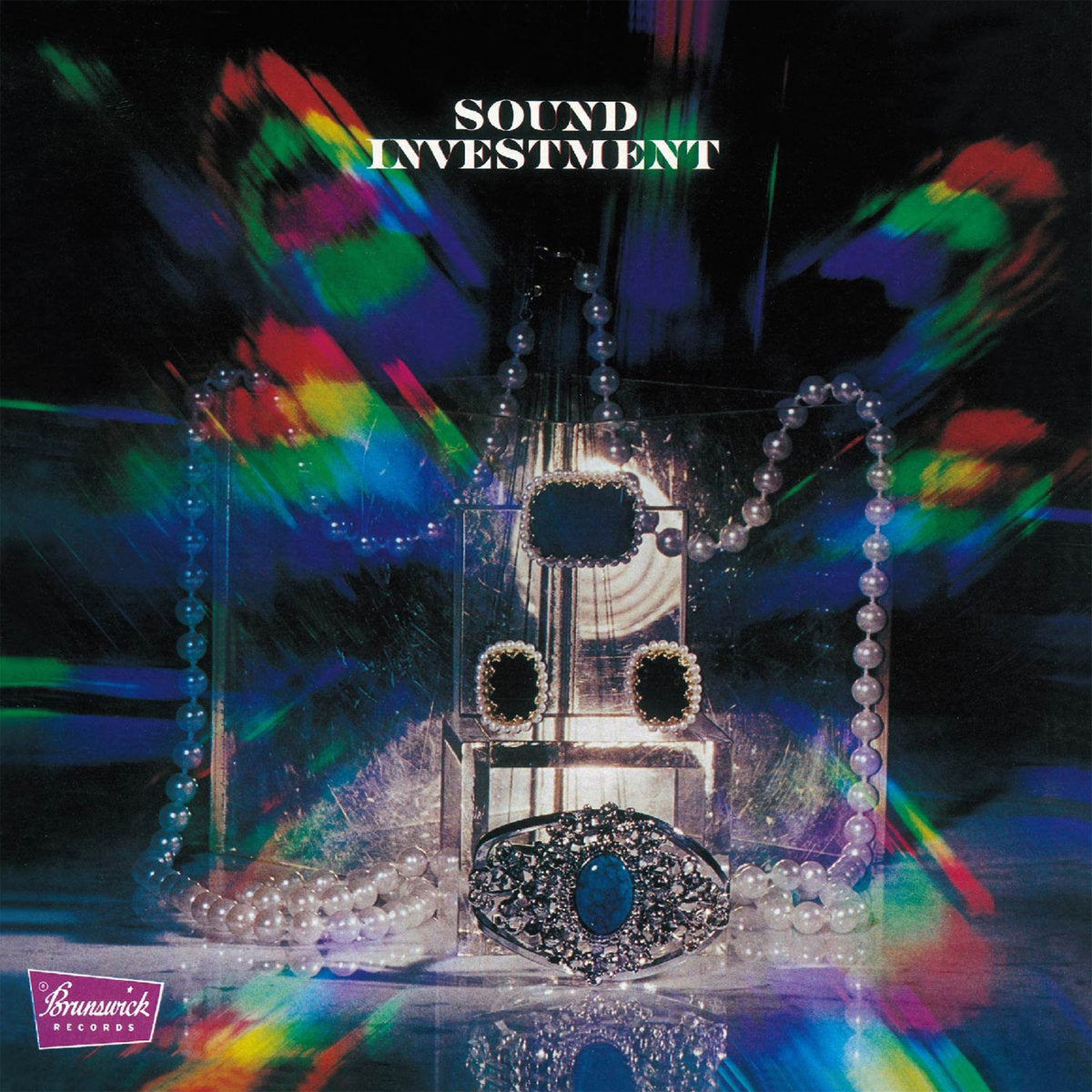 Portada delantera del vinilo Sound Investment – Funky Skunk editado por Dynamite Cuts. Diseño con joyas y efectos de luz.