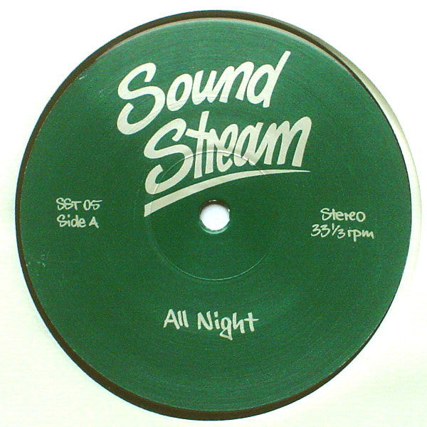 Portada delantera del vinilo Sound Stream - All Night (Sound Stream, 12"). Diseño minimalista con fondo verde y tipografía blanca. Se muestra el nombre del artista y el título del disco.