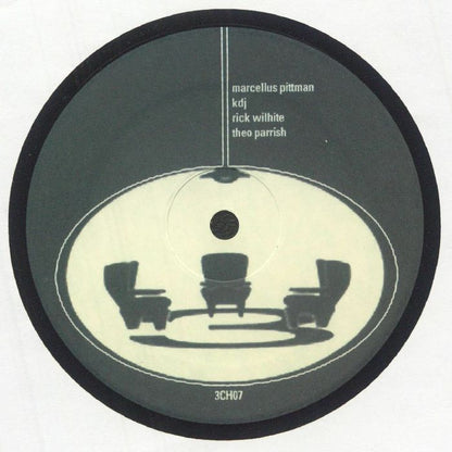 Etiqueta central del lado B del vinilo 3Chairs – Demigods, con arte minimalista que muestra tres sillones bajo una lámpara, nombres de los productores Marcellus Pittman, KDJ, Rick Wilhite y Theo Parrish, y referencia al catálogo Three Chairs 3CH07 en formato 12" reimpresión.
