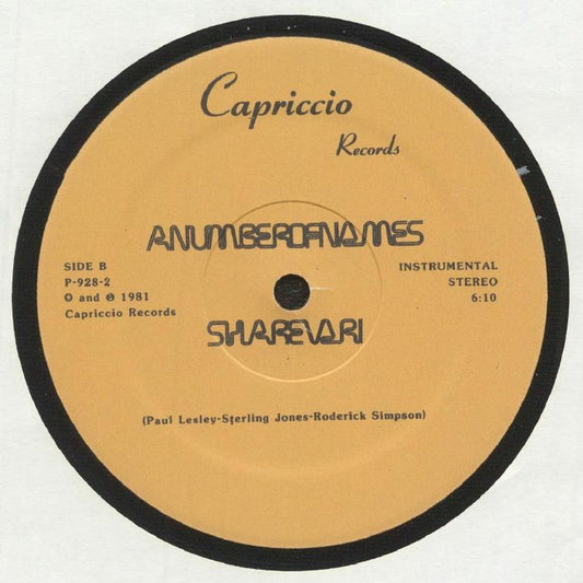 Portada trasera del vinilo A Number of Names - Sharevari en 12" bajo Capriccio Records. Muestra detalles de la versión instrumental y la información de los productores.
