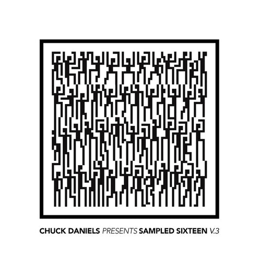 Portada del vinilo Varios Artistas – Sampled Sixteen V.3, con diseño geométrico negro y presentación de Chuck Daniels.