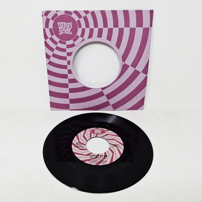 Vinilo 7” sencillo Alfredito Linares Y Su Salsa Star / Fruko Y Sus Tesos – Tiahuanaco junto a funda Vampi Soul rosa con etiqueta central Lado 1 y gráfico espiral retro.