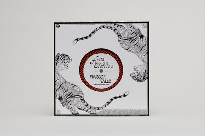 Contraportada del vinilo Ana Frango Elétrico – A Sua Diversão / Não Tem Nada Não, con tigres y etiqueta roja.