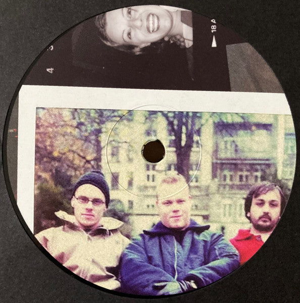 Lado A de vinilo Ata & nd_baumecker – Running Back Mastermix Presents Wild Pitch Club Part I/II con label verde, tracks A1 a B2 impresos y logo Running Back visible.