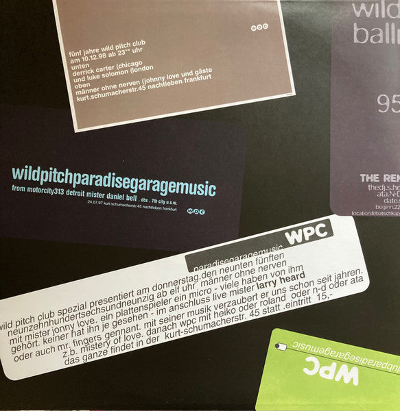 Interior gatefold B2 de vinilo Ata & nd_baumecker – Running Back Mastermix Presents Wild Pitch Club Part I/II con flyers, textos y recuerdos visuales del club.
