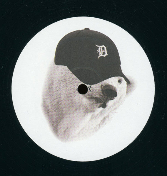 Etiqueta del vinilo Brian Kage – A White Bear's Heaven...Is A Black Bear's Hell!: oso polar con gorra.