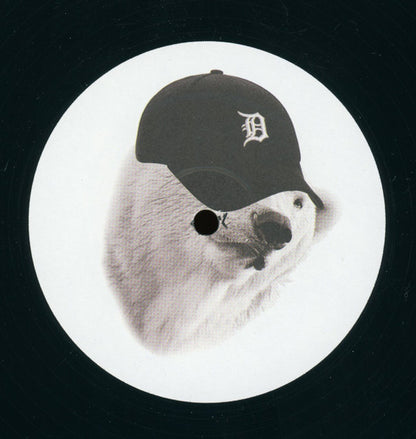 Etiqueta del vinilo Brian Kage – A White Bear's Heaven...Is A Black Bear's Hell!: oso polar con gorra.