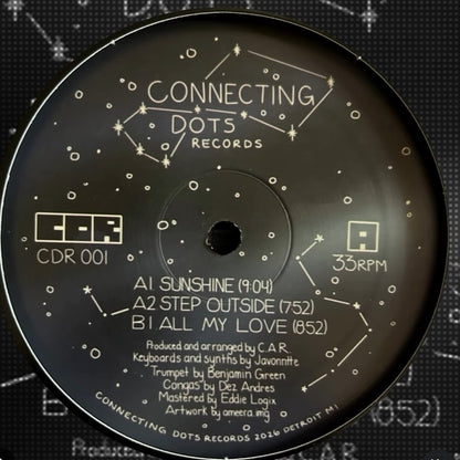 Lado A del vinilo C.A.R. – Sunshine: etiqueta de Connecting Dots Records con catálogo CDR 001, pistas y créditos.