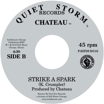 Etiqueta central lado B del vinilo Chateau – Feelings / Strike A Spark con el track “Strike A Spark” de K. Crumpler, logo Past Due, catálogo PASTDUE016 y arte clásico de Quiet Storm Records.