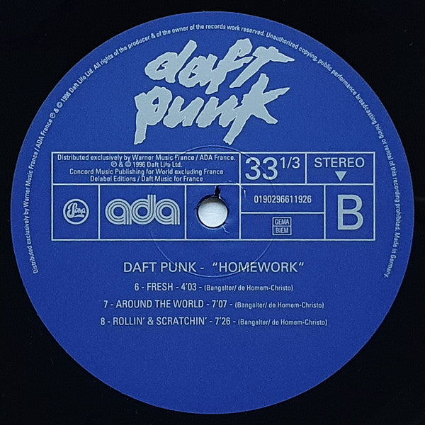 Etiqueta del lado B del vinilo Daft Punk – Homework, con tres pistas incluyendo Around the World. Diseño limpio y créditos del sello Soma Quality Recordings.