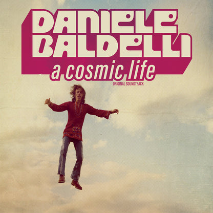 Portada del vinilo Daniele Baldelli – A Cosmic Life (Original Soundtrack), LP de Mondo Groove con tipografía retro rosa y figura flotando sobre cielo claro.