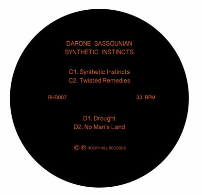 Etiqueta central del vinilo Darone Sassounian – Synthetic Instincts lado C y D con títulos Synthetic Instincts, Twisted Remedies, Drought y No Man’s Land.