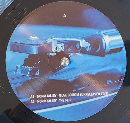 Etiqueta del lado A del vinilo Delano Smith / Norm Talley – Straight Up No Chaser con brazo de tocadiscos azul y pistas A1 Blak Bottom y A2 The Flip claramente impresas