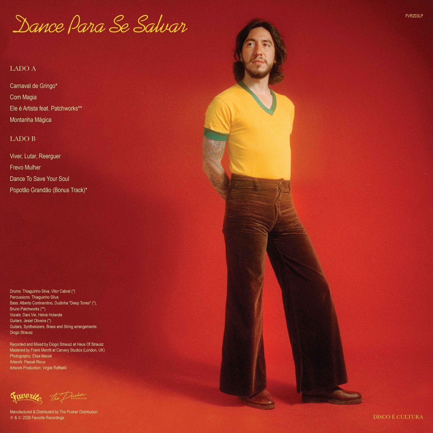 Contraportada del vinilo Diogo Strausz – Dance Para Se Salvar LP con tracklist lados A y B, créditos y foto completa sobre fondo rojo.