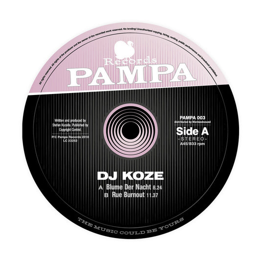 Lado A del vinilo 12" DJ Koze – Blume Der Nacht / Rue Burnout (Pampa Records): etiqueta central negra y rosa con logo Pampa, Side A, 45/33 rpm, A Blume Der Nacht 8:24 y créditos 2010 visibles.