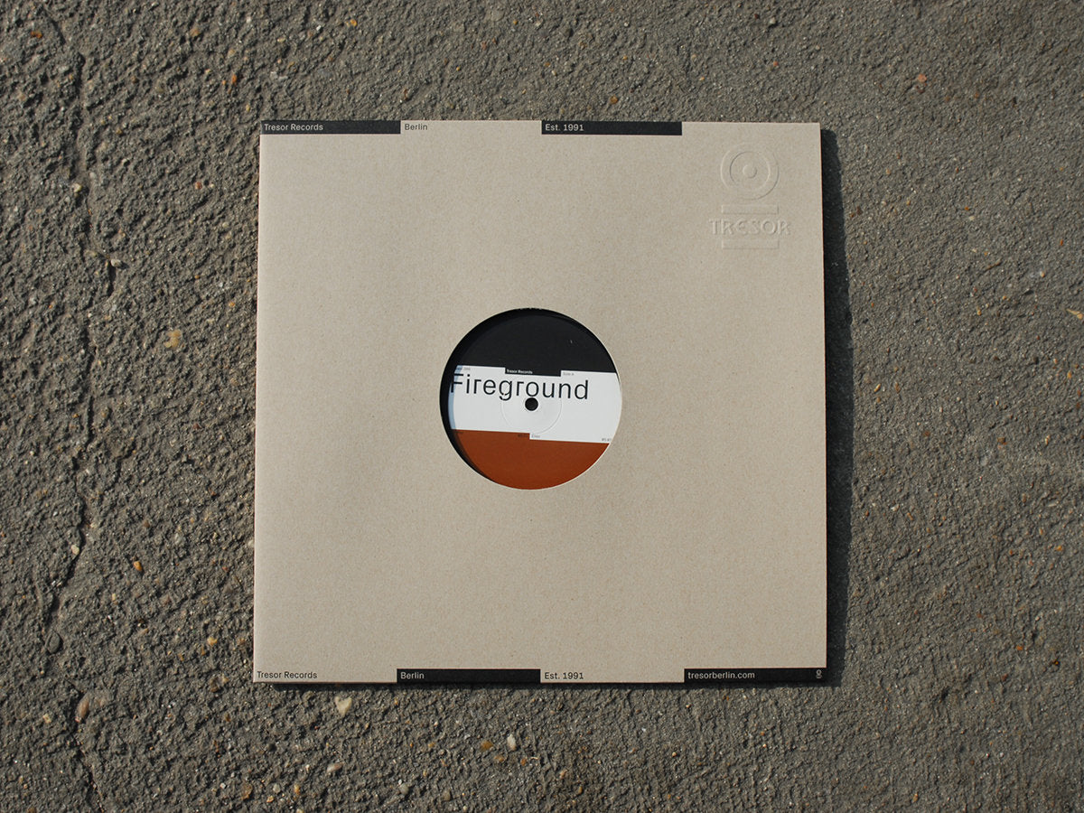 Portada de vinilo Fireground – Refreshing Part 2, funda Tresor 12" EP minimalista beige con troquel circular y logo en relieve.