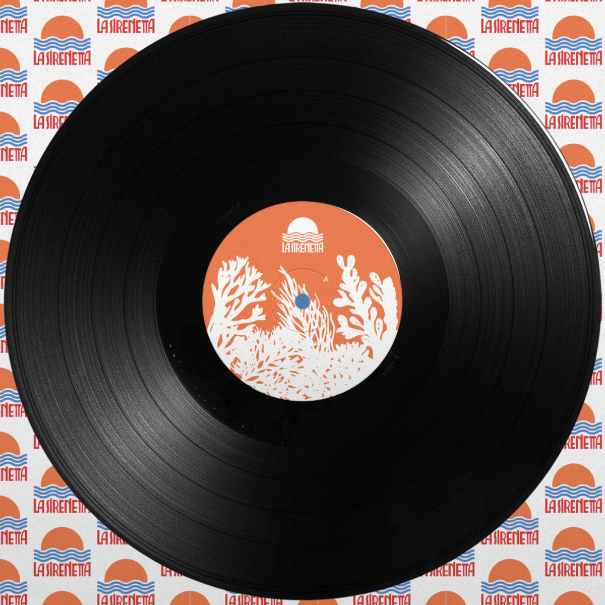 Vinilo 12" lado B F.lli Paradiso / Lance & Disco Strummer – Chiacchiere di Lavoro / Taxi Safari con arte submarino blanco en label naranja sobre fondo La Sirenetta.