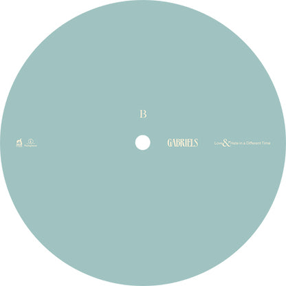 Etiqueta central lado B del vinilo Gabriels – Love & Hate In A Different Time, diseño minimalista en tono verde menta con tipografía dorada y marca Parlophone.