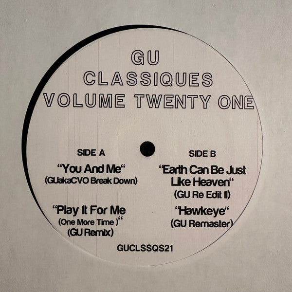Etiqueta central del lado A del vinilo GU – Classiques Volume Twenty One, white label 12", con pistas de ambas caras y catálogo GUCLSSQS21.