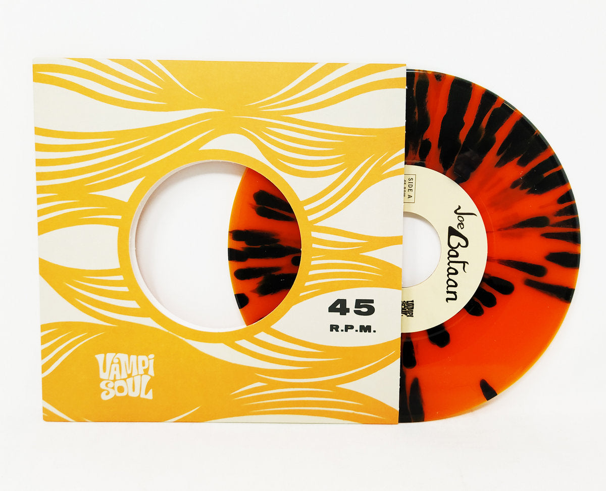 Vinilo salpicado rojo y negro de Joe Bataan – Call My Name junto a funda Vampi Soul 7" reedición psicodélica.
