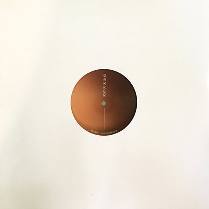 Contraportada del vinilo 12" K15 – Brighter / Darker del sello Esencia, lado b con la pista Darker, y arte marrón metálico y créditos visibles.