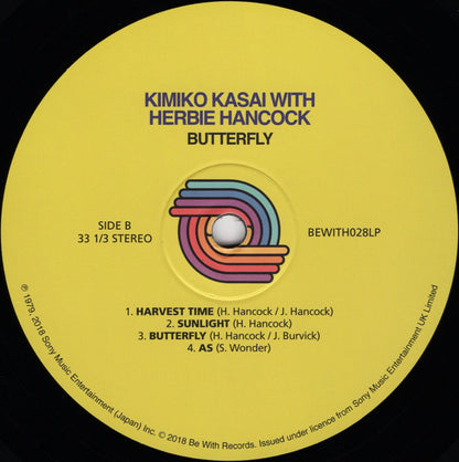 Etiqueta del lado B del vinilo Kimiko Kasai With Herbie Hancock – Butterfly con cuatro pistas y créditos a Hancock y Stevie Wonder.
