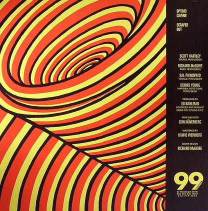 Contraportada del vinilo Liquid Liquid - Optimo de 99 Records, formato 12". Diseño psicodélico con la lista de canciones y créditos de producción. Texto impreso: "Optimo, Cavern, Scraper, Out", junto con nombres de los miembros de la banda y detalles de grabación.