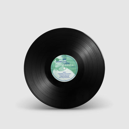 Etiqueta central lado A del vinilo Marcos Valle – Contrasts 12" LP Far Out Recordings, con lista de pistas y créditos visibles.
