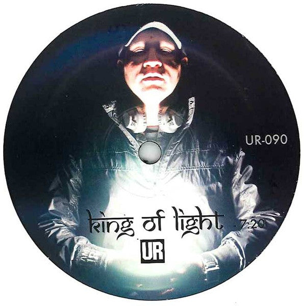 Lado A del vinilo Mark Flash – King Of Light, con retrato iluminado, logo UR, catálogo UR-090 y duración 7:20.