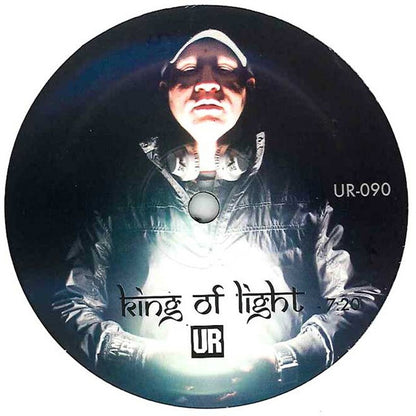 Lado A del vinilo Mark Flash – King Of Light, con retrato iluminado, logo UR, catálogo UR-090 y duración 7:20.