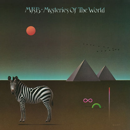 Portada del vinilo MFSB – Mysteries Of The World con cebra, pirámides y sol rojo en arte surrealista, reedición Be With Records LP remasterizado.