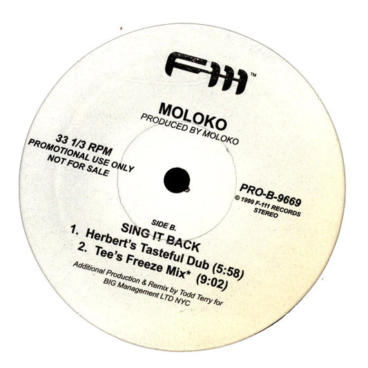 Contraportada del vinilo Moloko – Sing It Back (Remixes) de F-111 Records en 12". Contiene la lista de remixes y detalles de producción en cada lado.