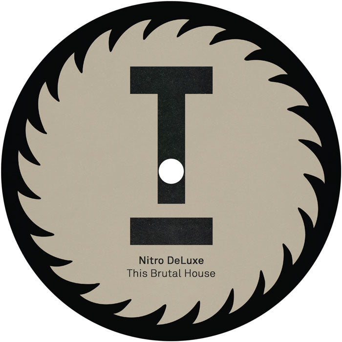 Lado A del vinilo Nitro Deluxe / Mark Knight – This Brutal House, con etiqueta beige, logo negro y título impreso.