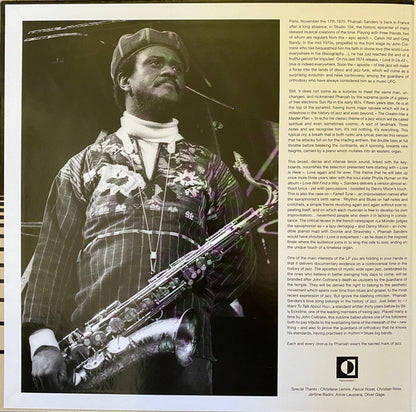 Insert interior del vinilo Pharoah Sanders – Live In Paris (1975) (Lost ORTF Recordings), con retrato y notas.