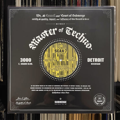 Portada del vinilo Scan 7 – Black Moon Rising reedición 12" en funda negra estilo certificado Submerge Detroit con diseño central del label.