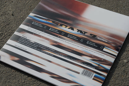 Contraportada de vinilo Scan 7 – Resurfaced en Tresor, listado de pistas, duraciones y créditos visibles.